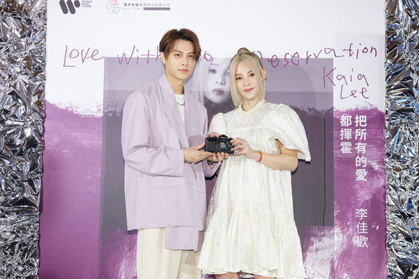 ​单身4年认有观察对象 李佳欢出辑压力大嘴肿成香肠