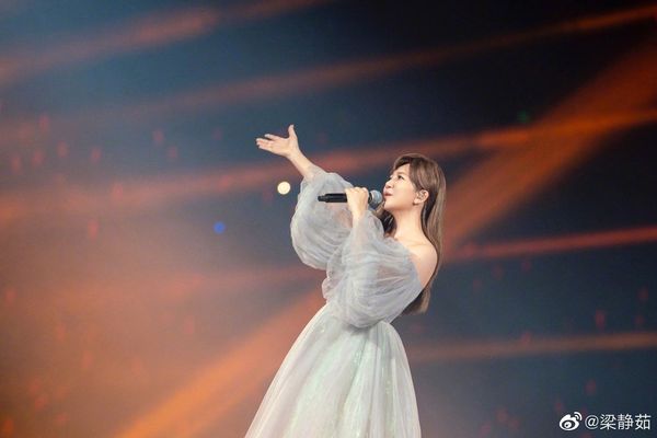 梁静茹飙唱《燕尾蝶》破音 网惊喊:像快断气
