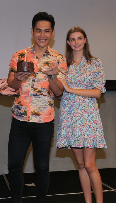 祖雄邀全民为女儿取中文名 佳娜来马狂吃肉骨茶