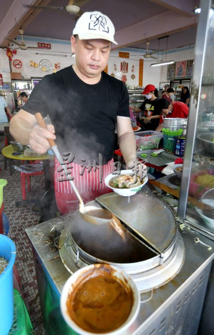 【人气美食】全发正宗槟城福建虾面 全用虾壳熬汤配新鲜虾受好评