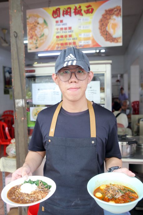 ★9月3日刊登／大霹雳封底主文／【人气美食】／正宗印度风味咖喱板面 俘虏食客的胃