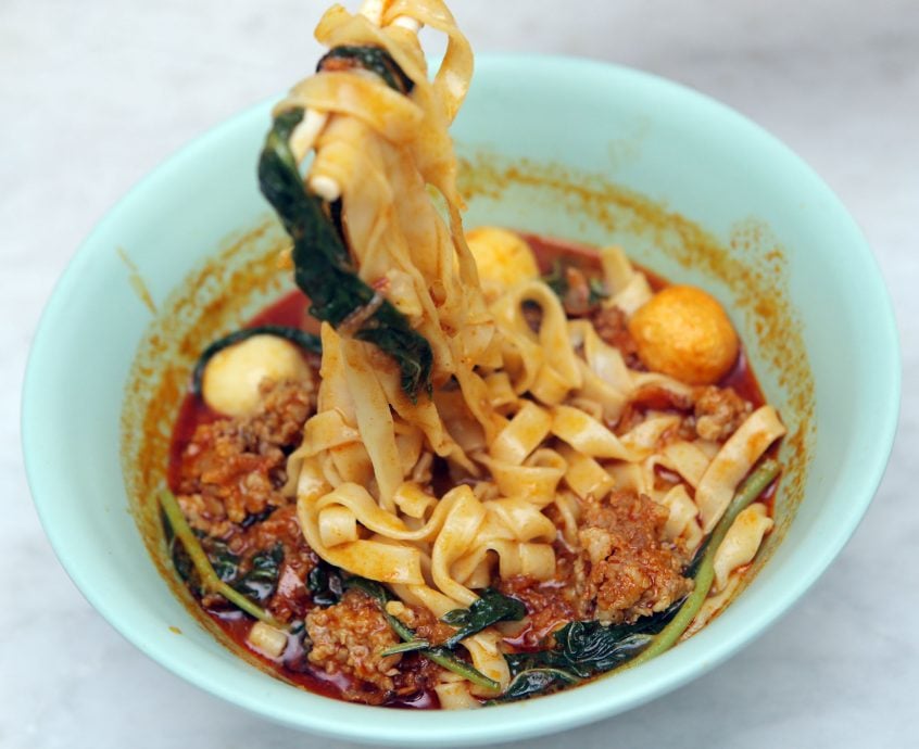 ★9月3日刊登／大霹雳封底主文／【人气美食】／正宗印度风味咖喱板面 俘虏食客的胃