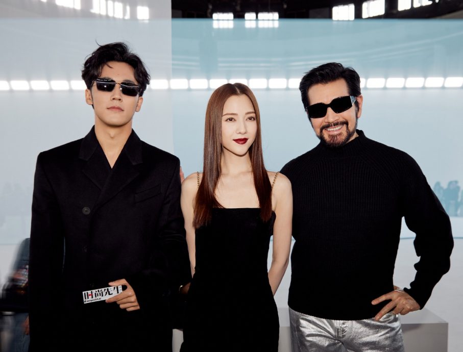 《封神》“一家三口”齐聚米兰 费翔落腮胡造型吸睛