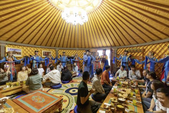 【中国】从沙漠到草原,看内蒙古的现代与传统