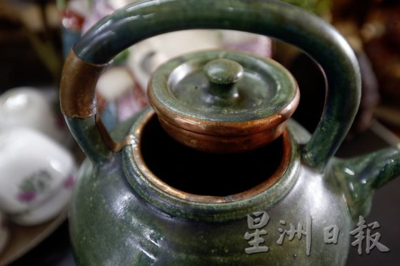 【行走江壶/02】喝茶喝出的绝活──用修车技艺修壶,再造茶壶新生命