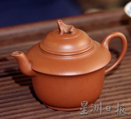 【行走江壶／03】喝茶喝出的爱好──玩壶品壶，紫砂壶玩不起，偏爱收藏老壶