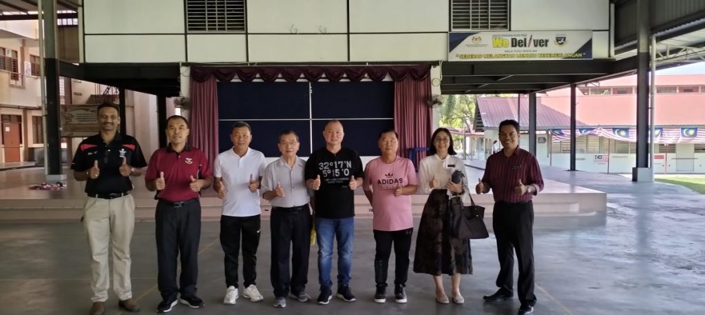 万中923义卖会  邀西华古玛开幕