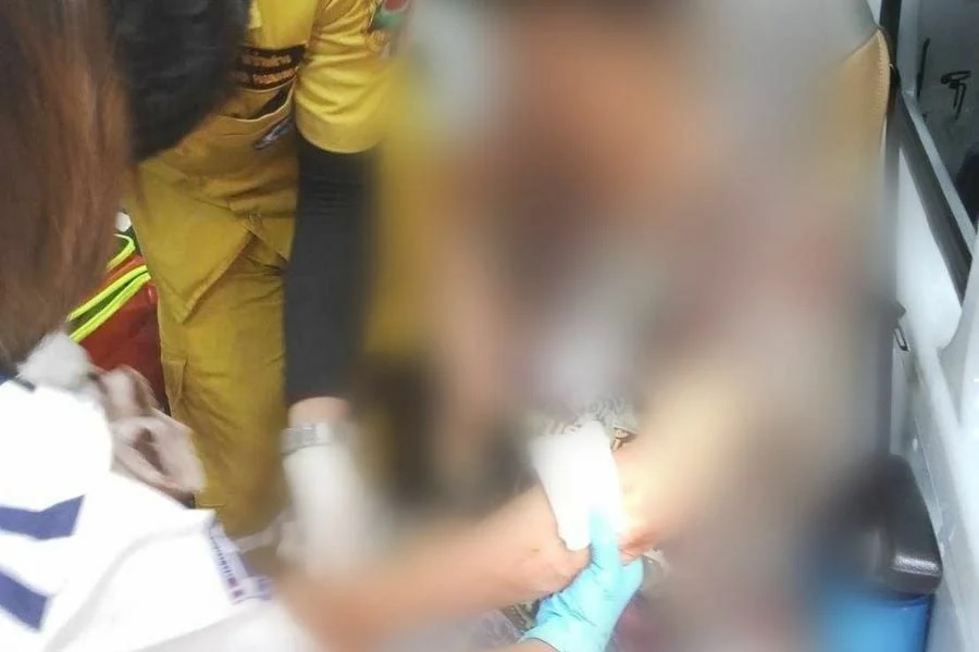 丈夫欲纳球童为妾求同意 妻子先不语后用刀捅他