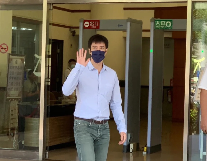 与李靓蕾交锋2小时 王力宏3点声明揭开庭内幕