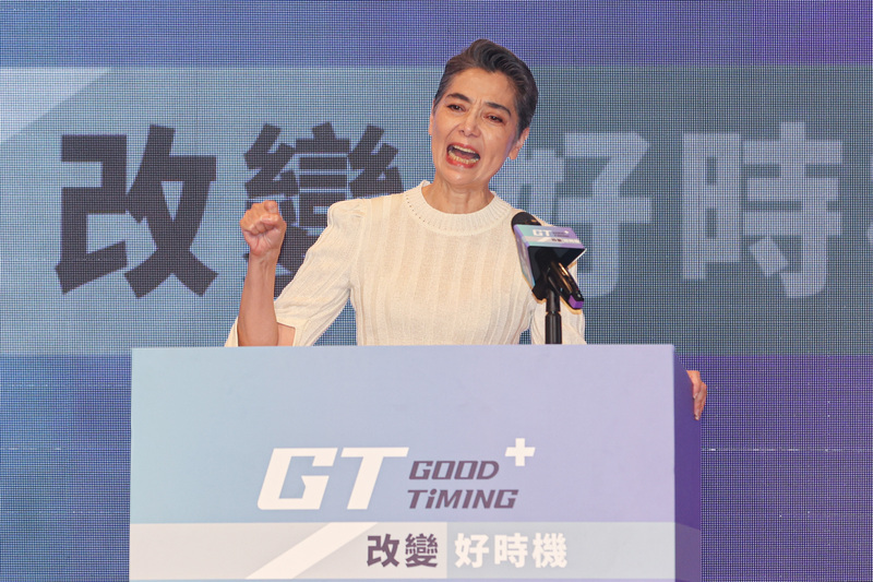 与赖佩霞搭档 郭台铭:“企业家+心灵导师”没政治包袱