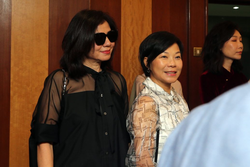 专程来马为蔡澜站台 锺楚红锺爱“自在”字画