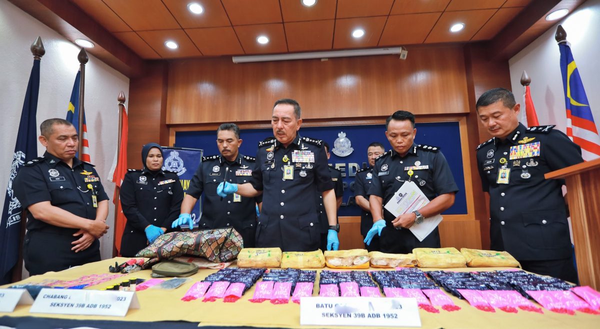 东:丹州警方在为期一周的“联合过滤行动”中逮捕了412名涉毒者,其中包括16岁的青少年。