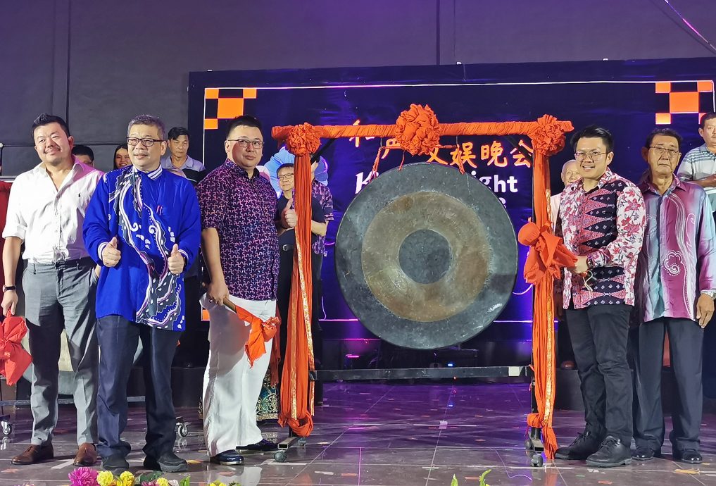 东:中华维新国民型中学《和声》文娱晚会在热心教育人士及校友的鼎力支持之下,筹款超过50万令吉,成功突破所设下的筹款目标。