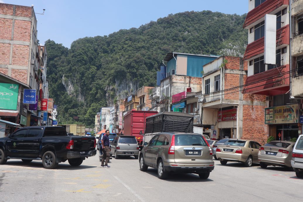 东:吉兰丹州话望生,一个最迟开通道路,一个出现代买万字职业,一个曾经只依靠火车交通的县属