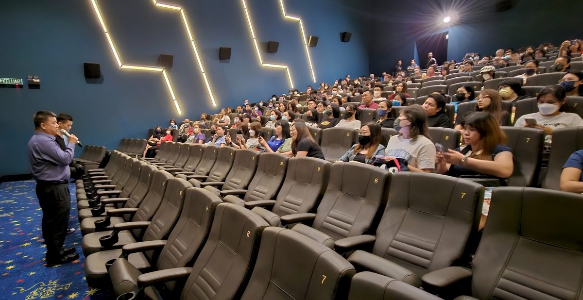 东:彭行政议员请东彭教师及媒体,共256人看猪仔戏,警惕众人