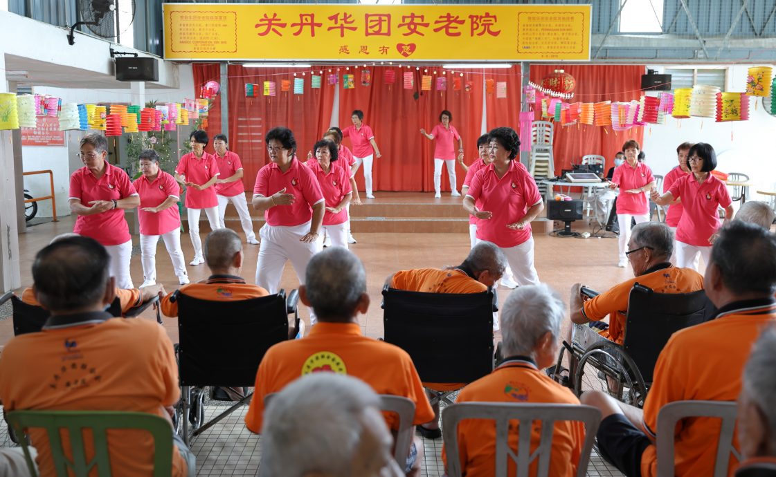 东：慈济到访安老院同庆中秋