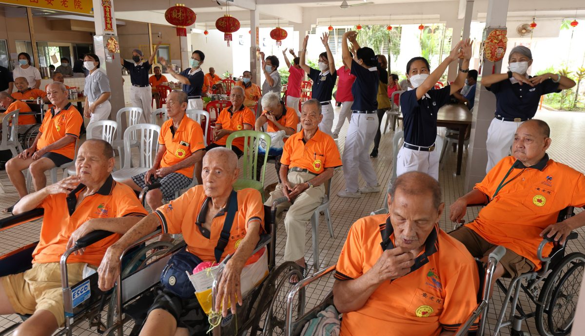东：慈济到访安老院同庆中秋