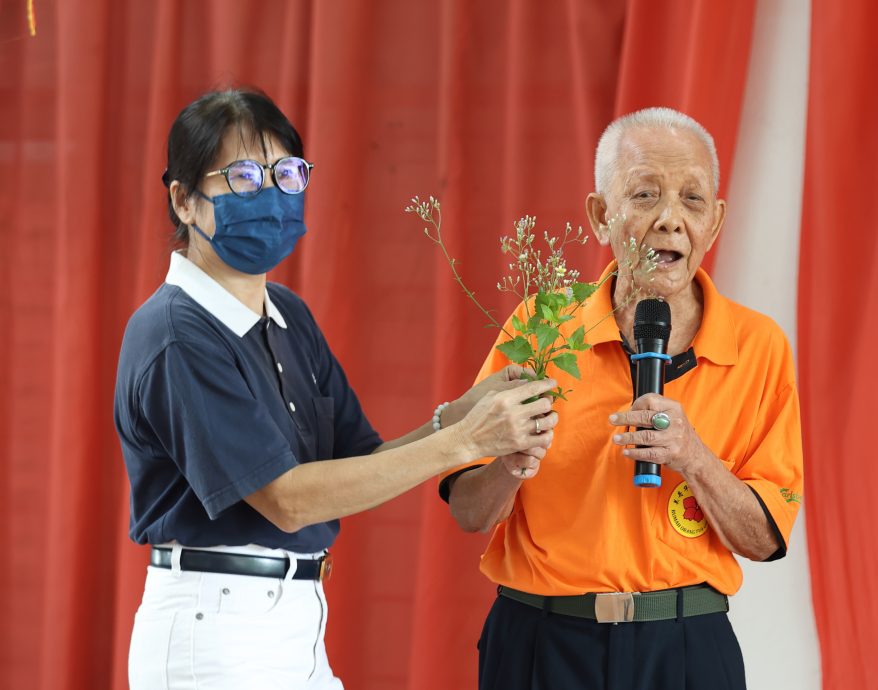 东：慈济到访安老院同庆中秋