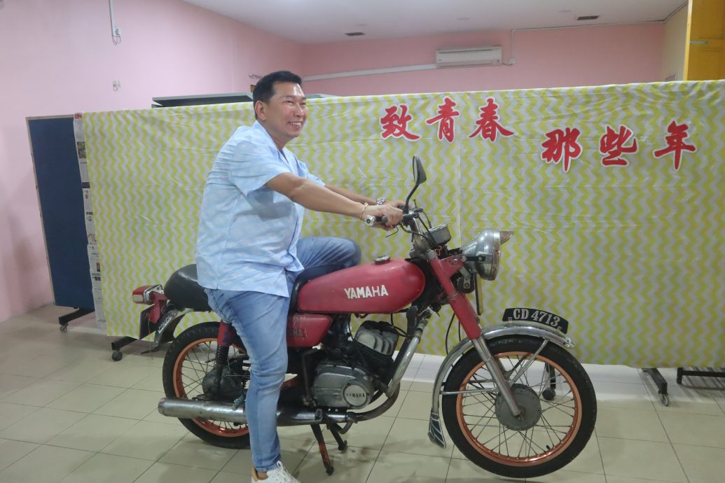 东:星洲日报及文达华小董家协三机构联办,万能企业赞助的“星洲情义嘉年华会”义卖会获近千人响应,场面热闹