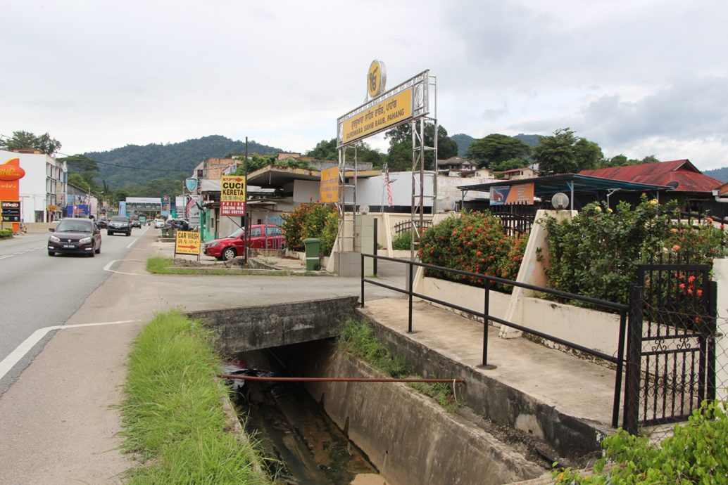 东：曾经发生死亡意外的劳勿立卑路大沟渠及锡克庙前大沟渠，亟需建设栏杆