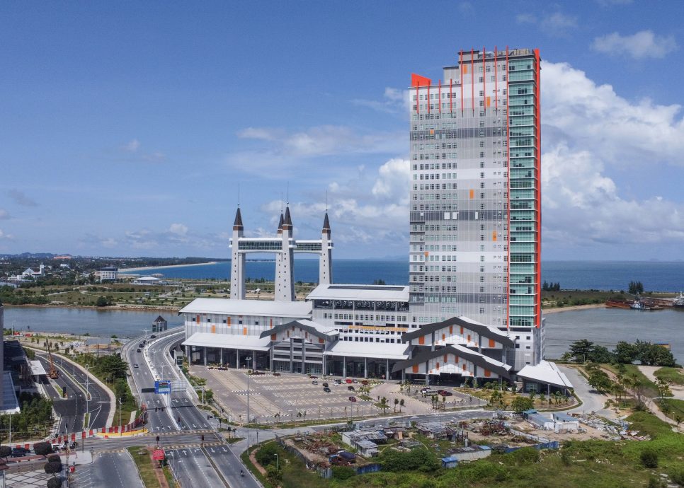 东:瓜登市政厅行政大厦