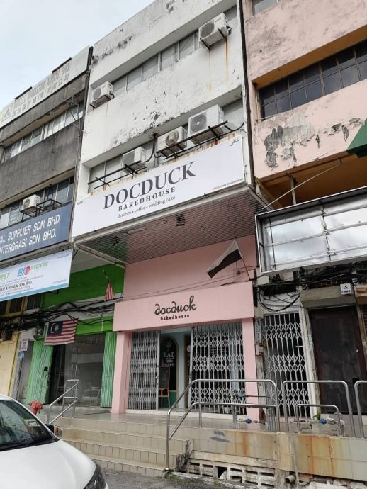 竞争激烈负担沉重,关丹多家食店相继关闭结业。