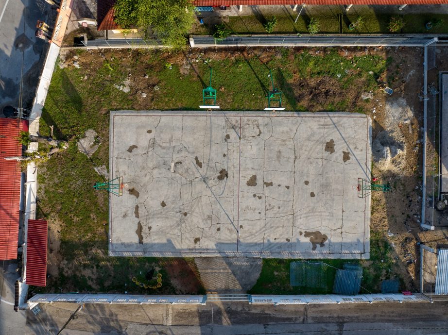 东：道北育智华小筹建雨盖篮球场