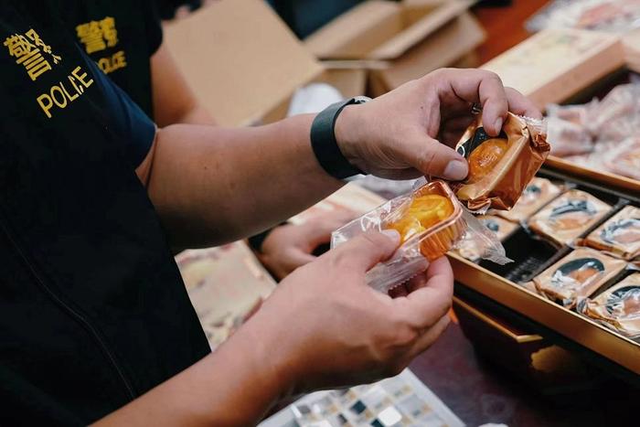 中多地侦破“假月饼”“劣白酒” 1100余人落网 金额超6亿