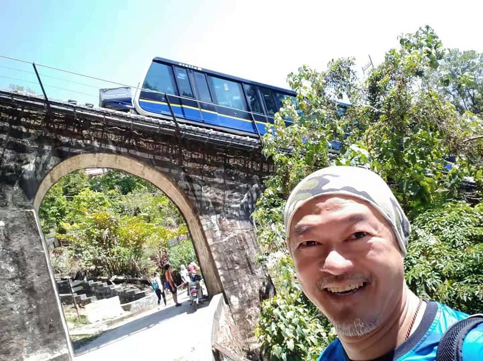 为父亲选帅气遗照 张咏华儿子憾中秋缺圆