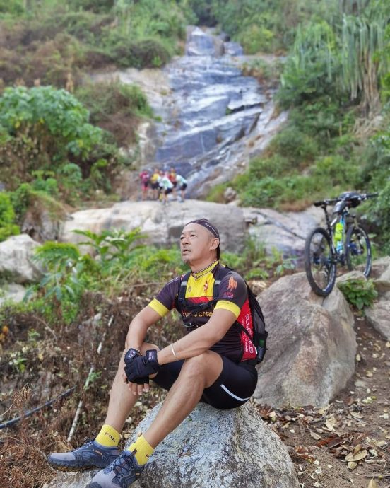 为父亲选帅气遗照 张咏华儿子憾中秋缺圆