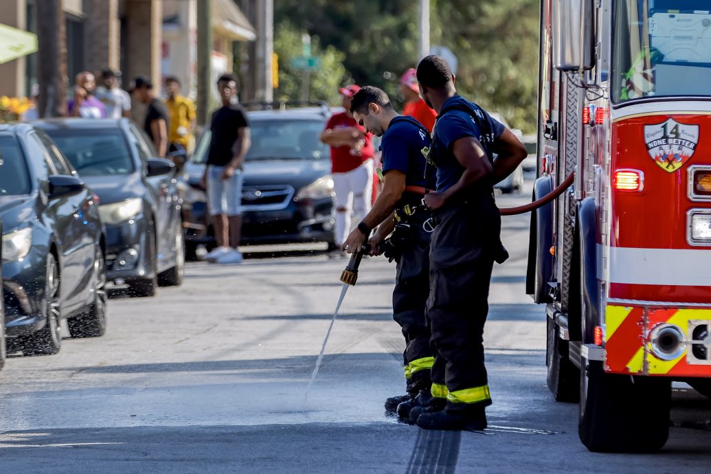 亚特拉大购物中心枪击案3死 疑似针对性犯案