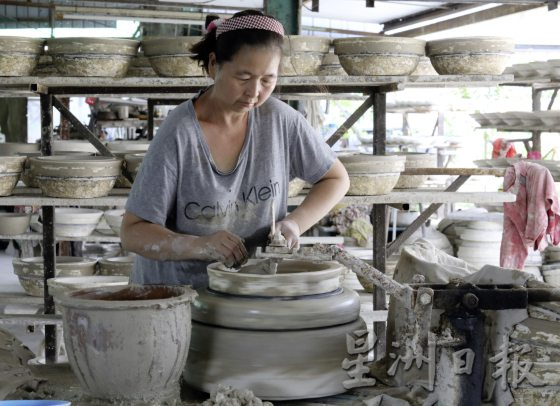 传承三代超过70年的柴窑／仅存龙窑产瓦煲、药煲