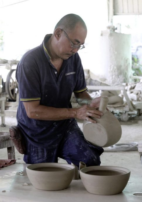 传承三代超过70年的柴窑／仅存龙窑产瓦煲、药煲