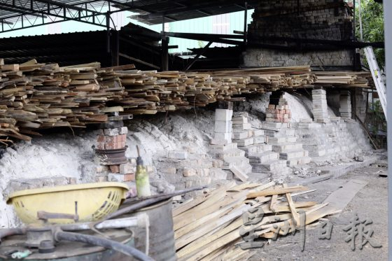 传承三代超过70年的柴窑／仅存龙窑产瓦煲、药煲