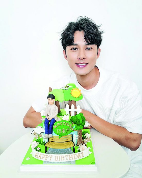 何广沛名草有主 认恋美女公关