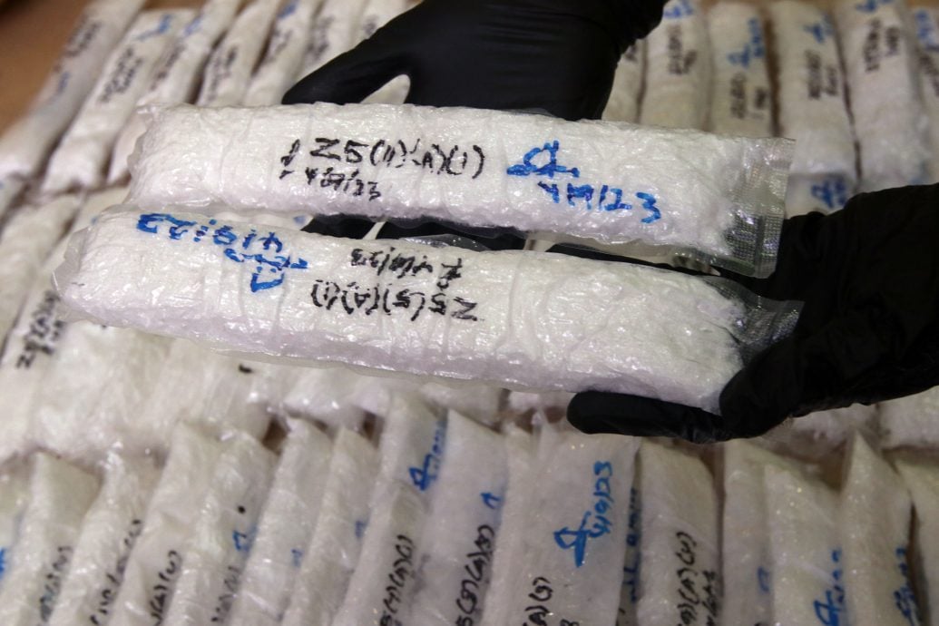 全国版:大马关税局侦破“水喉藏毒”案;礼布安:国际贩毒组织出新招