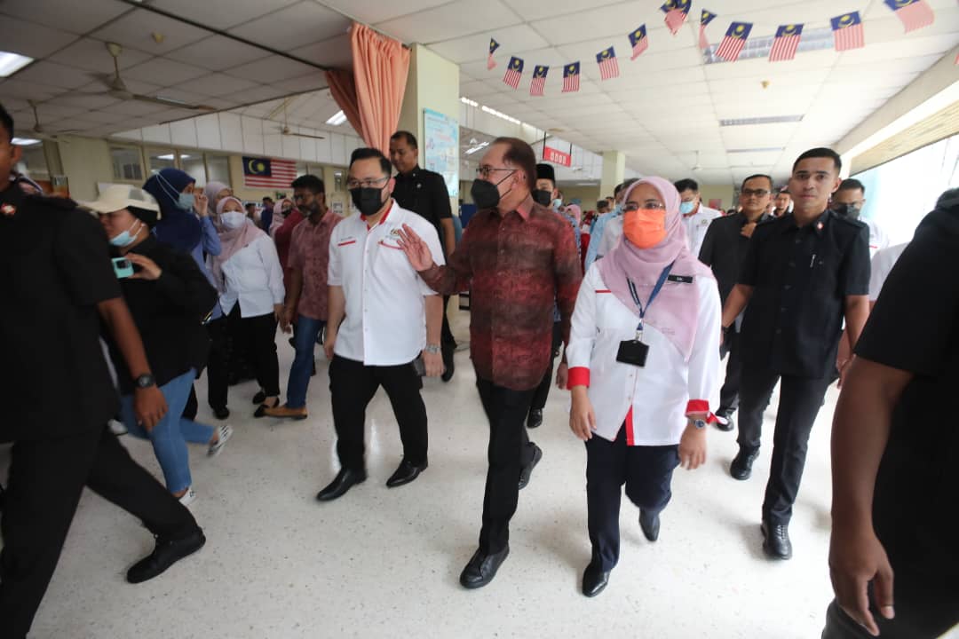 全国:新闻:同意拨款5亿建多层建筑及停车场,安华:立即展开