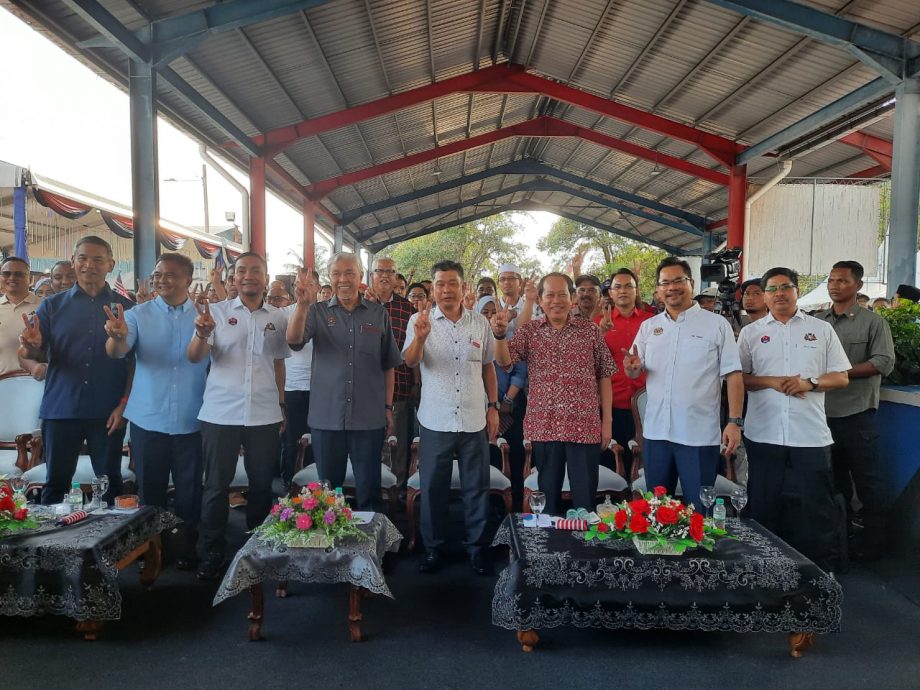 全国：新闻：阿末扎希：反对党不要因为巫统和行动党合作而发出伊斯兰裁决