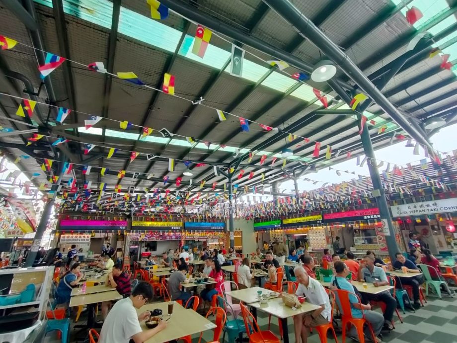 全马展示最多州旗 新世界美食城万旗创纪录