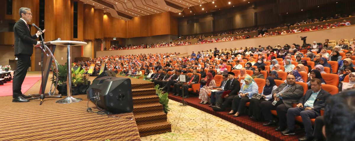 公服局:政府将设公务员新薪酬制