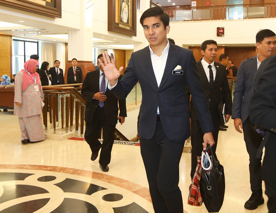 内页∕国会:安华:第12大马计划总拨款额达4150亿令吉。