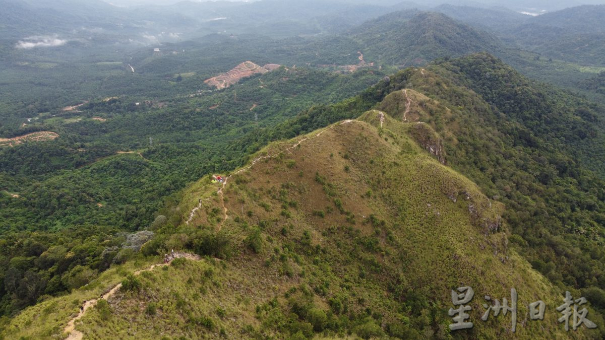 北线通勤电动火车延长路线后真方便 游客可坐火车来和丰爬光头山
