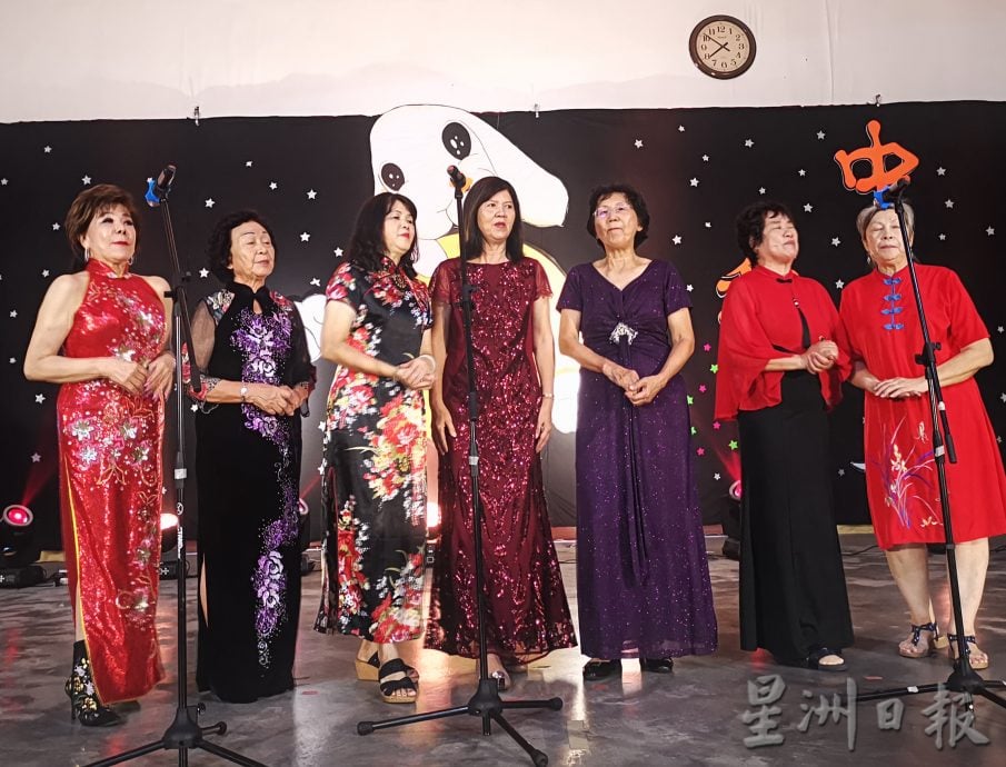 古田会馆中秋晚会下雨 近千人室内游行照样过节