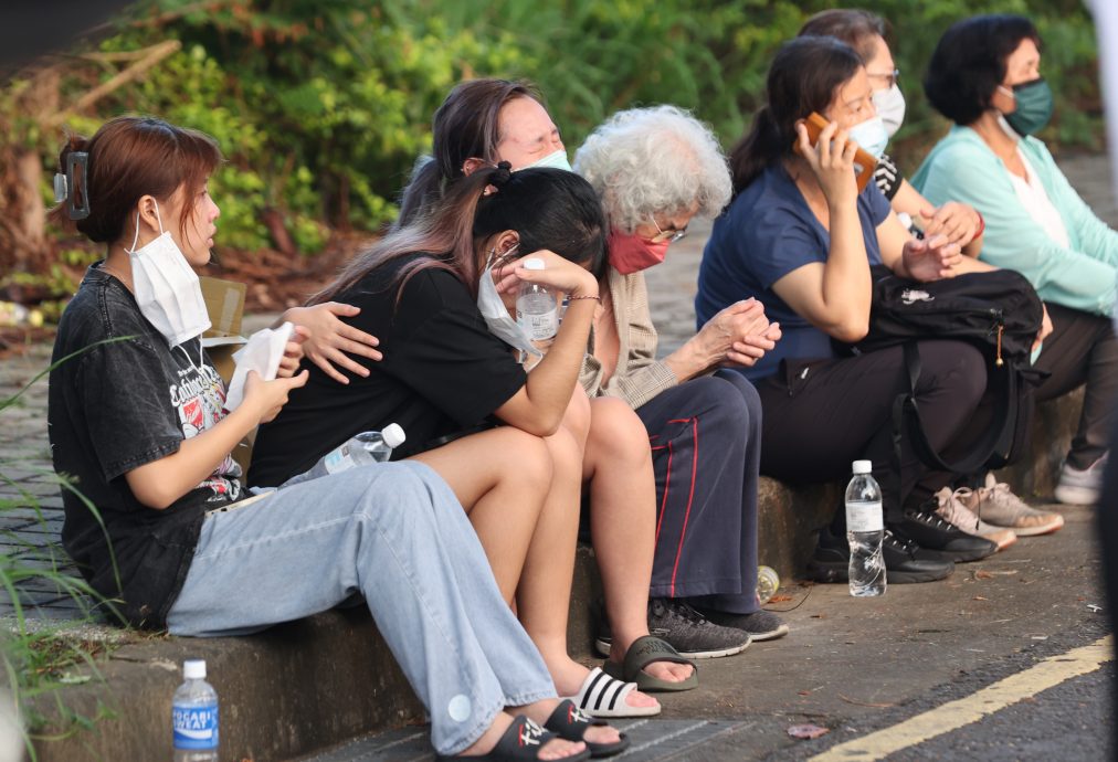 台湾屏东高球厂大火 6死4消防员殉职逾百人伤