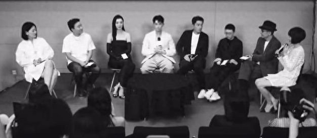 吴磊松口恋爱了？ 网民点名她