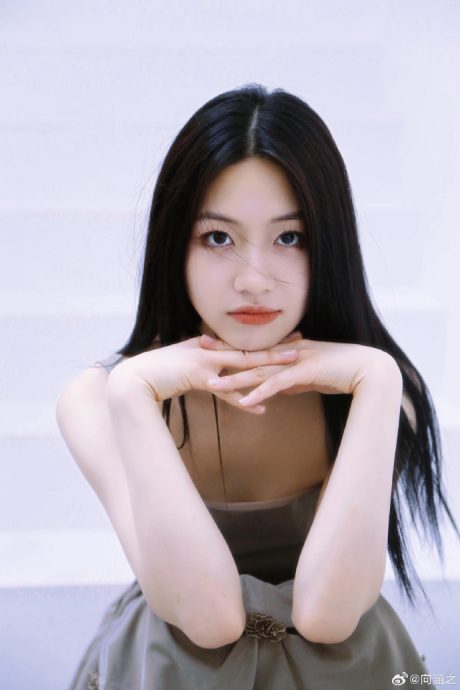 吴磊松口恋爱了？ 网民点名她