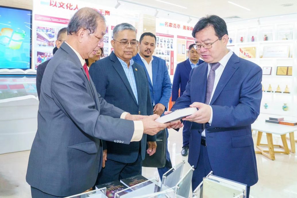 团结部长出席“南海缘•丝路情”义净文化中马国际交流研讨会