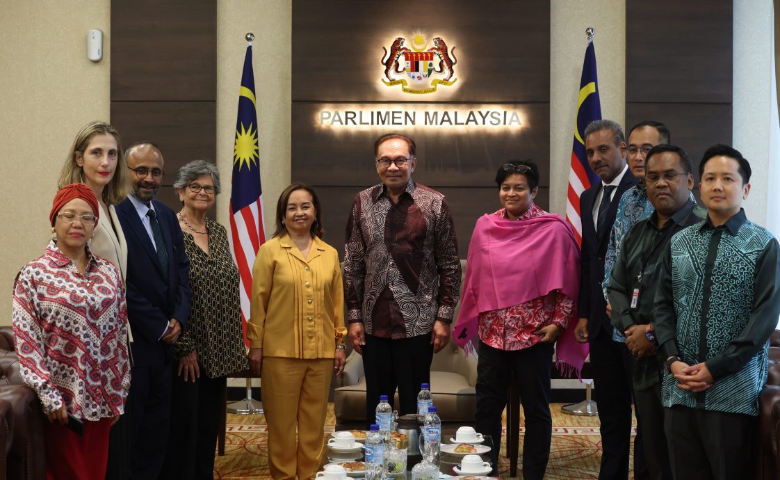 安华接待菲律宾众议院副议长阿罗约