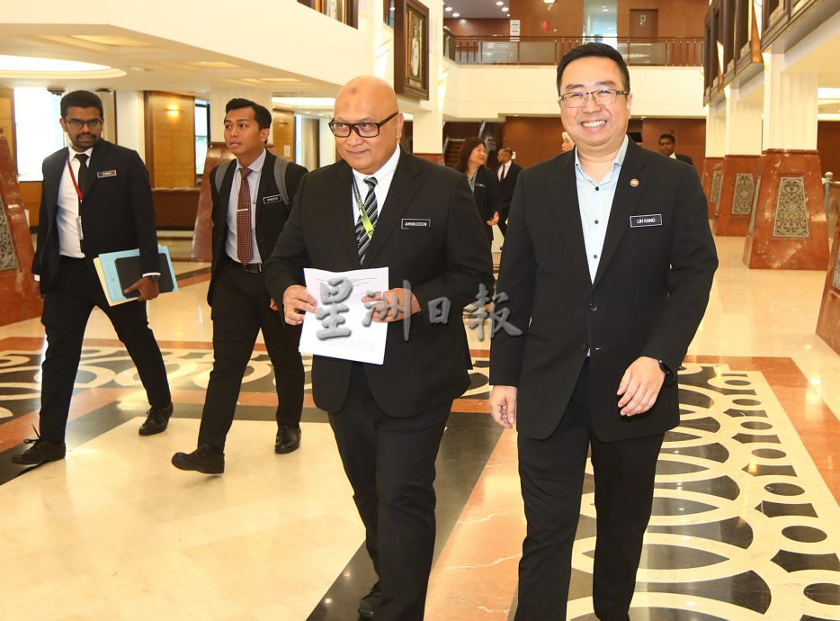 郑立慷:正研究制定发射站可行性.确保符合政府规定要求