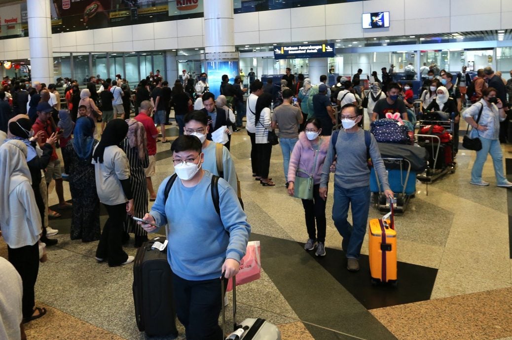 大都会 /封面/ 越南游不受诈骗影响,缅甸团没得做 / 9图